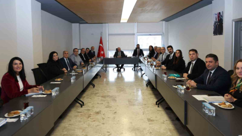 Şadi Özdemir sanayi bölgeleri temsilcileriyle bir araya geldi