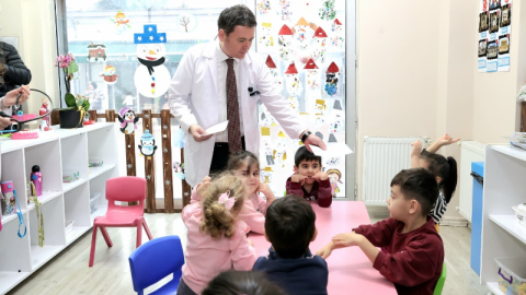 Başkan Erkan Aydın mesleğini çocuklara tanıttı