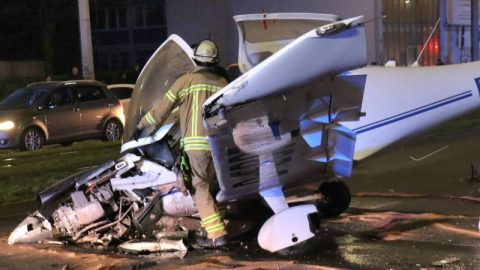 Mannheim’da caddeye acil iniş yapan küçük uçakta 3 yaralı