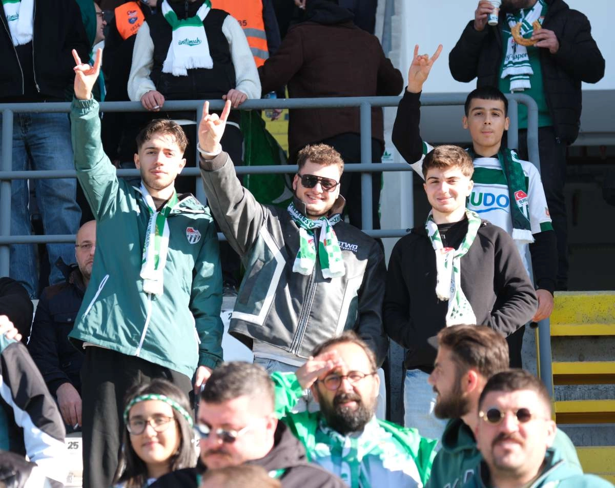 (FOTO GALERİ) Bursaspor'un Somaspor Deplasmanından Taraftar Fotoğrafları