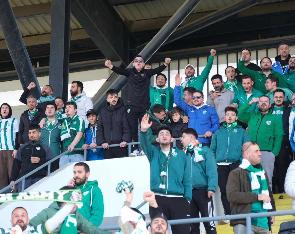 (FOTO GALERİ) Bursaspor'un Somaspor Deplasmanından Taraftar Fotoğrafları