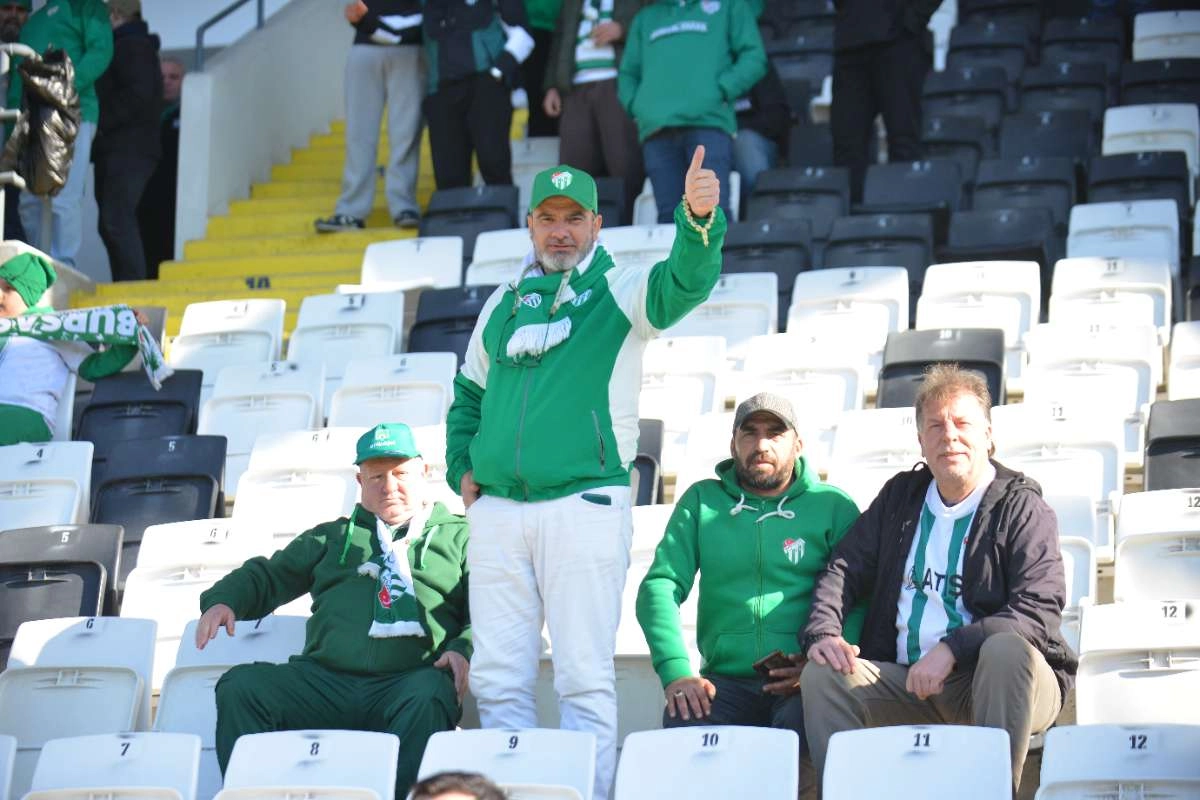 (FOTO GALERİ) Bursaspor'un Somaspor Deplasmanından Taraftar Fotoğrafları