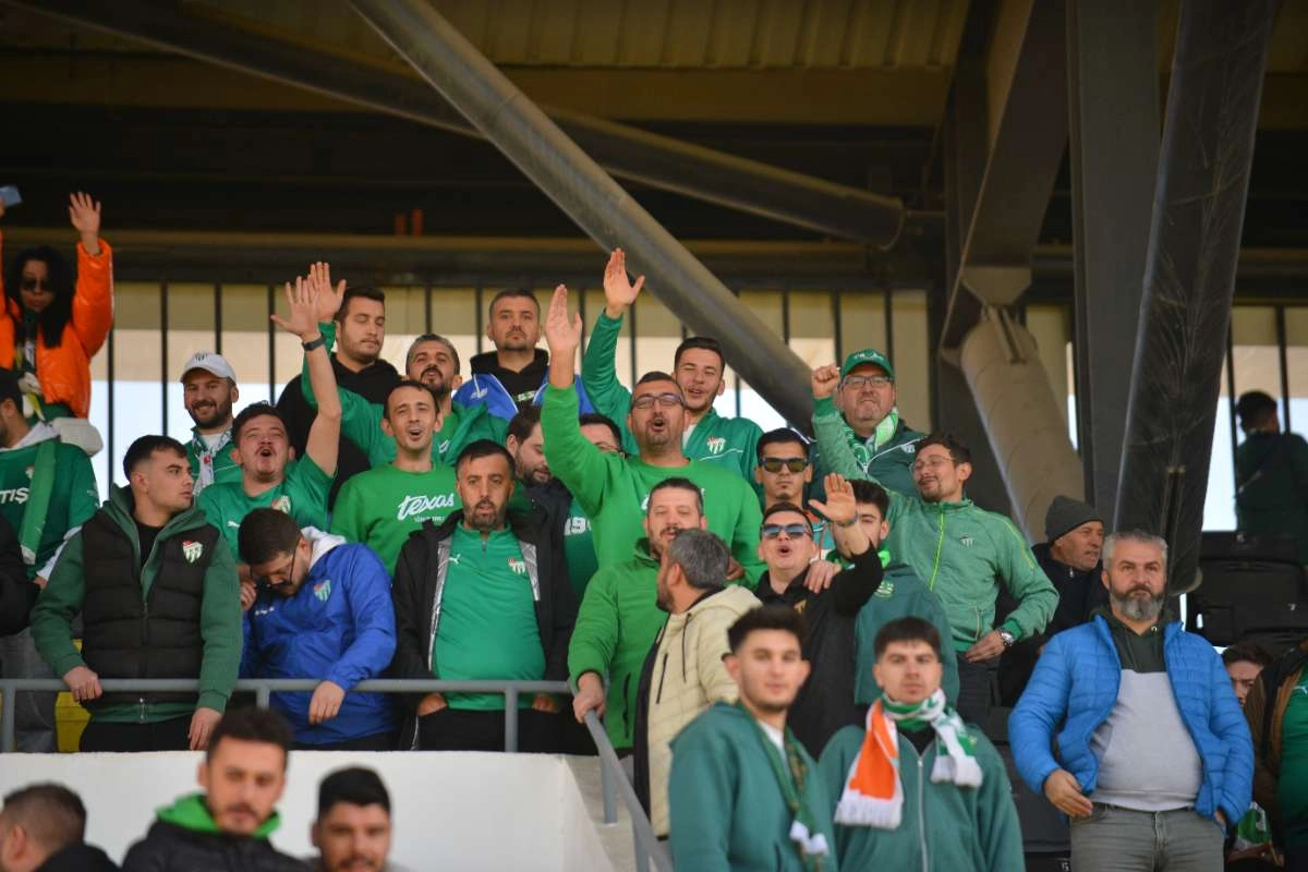 (FOTO GALERİ) Bursaspor'un Somaspor Deplasmanından Taraftar Fotoğrafları