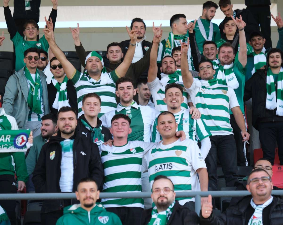 (FOTO GALERİ) Bursaspor'un Somaspor Deplasmanından Taraftar Fotoğrafları
