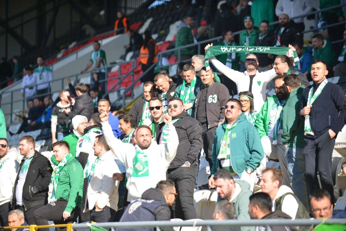 (FOTO GALERİ) Bursaspor'un Somaspor Deplasmanından Taraftar Fotoğrafları