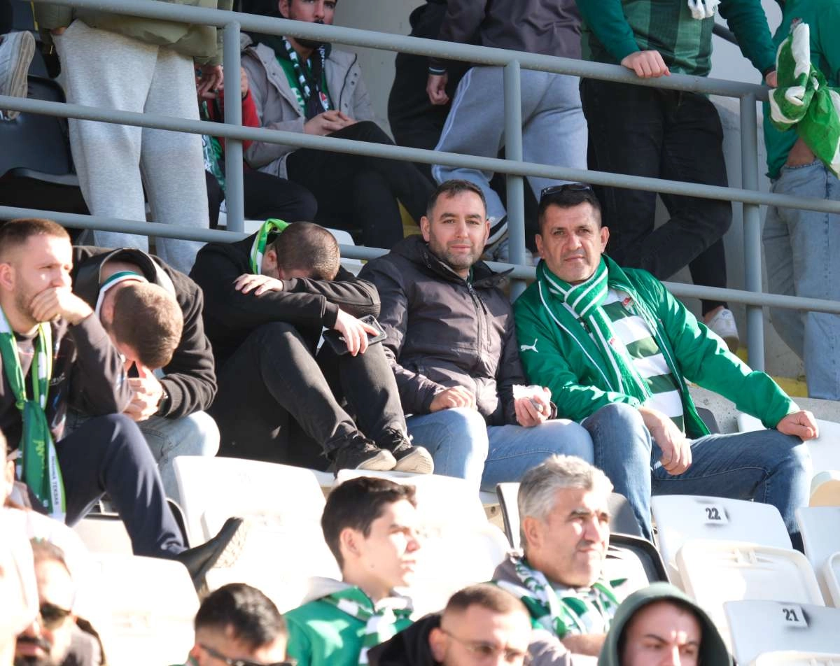 (FOTO GALERİ) Bursaspor'un Somaspor Deplasmanından Taraftar Fotoğrafları