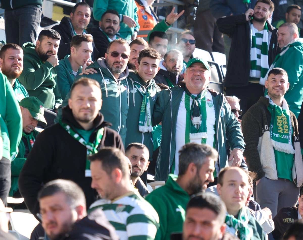 (FOTO GALERİ) Bursaspor'un Somaspor Deplasmanından Taraftar Fotoğrafları