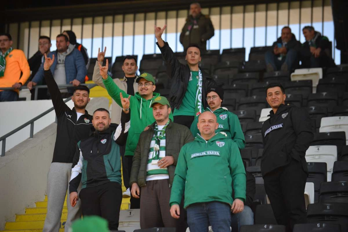 (FOTO GALERİ) Bursaspor'un Somaspor Deplasmanından Taraftar Fotoğrafları