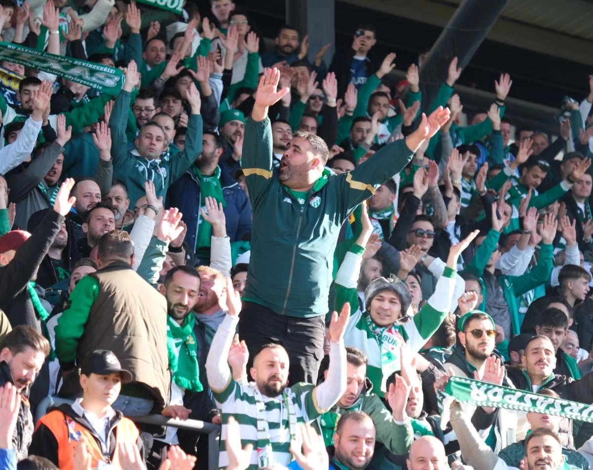 (FOTO GALERİ) Bursaspor'un Somaspor Deplasmanından Taraftar Fotoğrafları