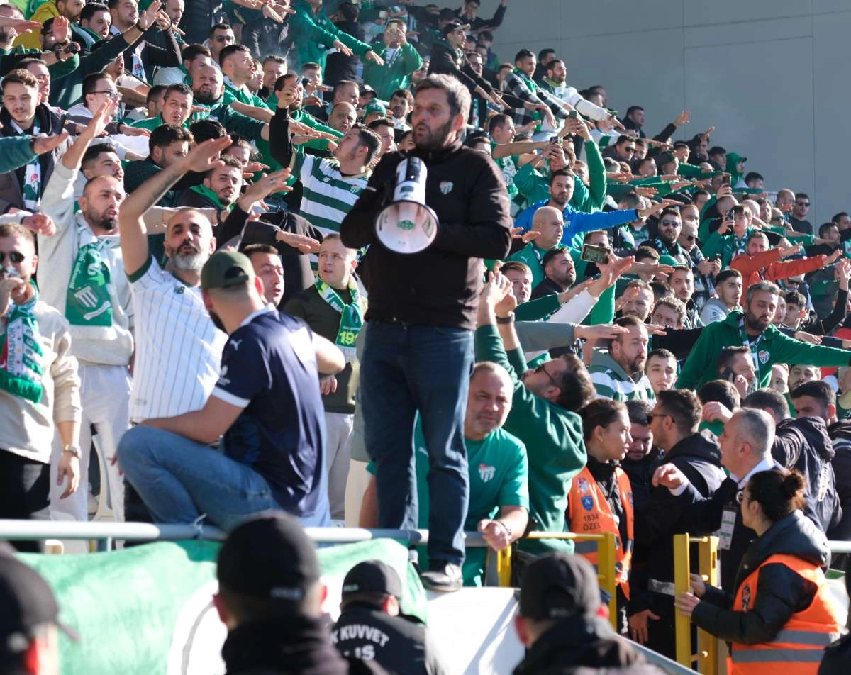 (FOTO GALERİ) Bursaspor'un Somaspor Deplasmanından Taraftar Fotoğrafları