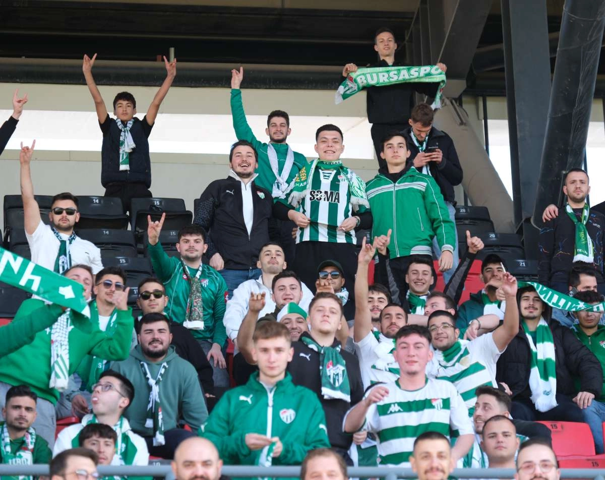 (FOTO GALERİ) Bursaspor'un Somaspor Deplasmanından Taraftar Fotoğrafları