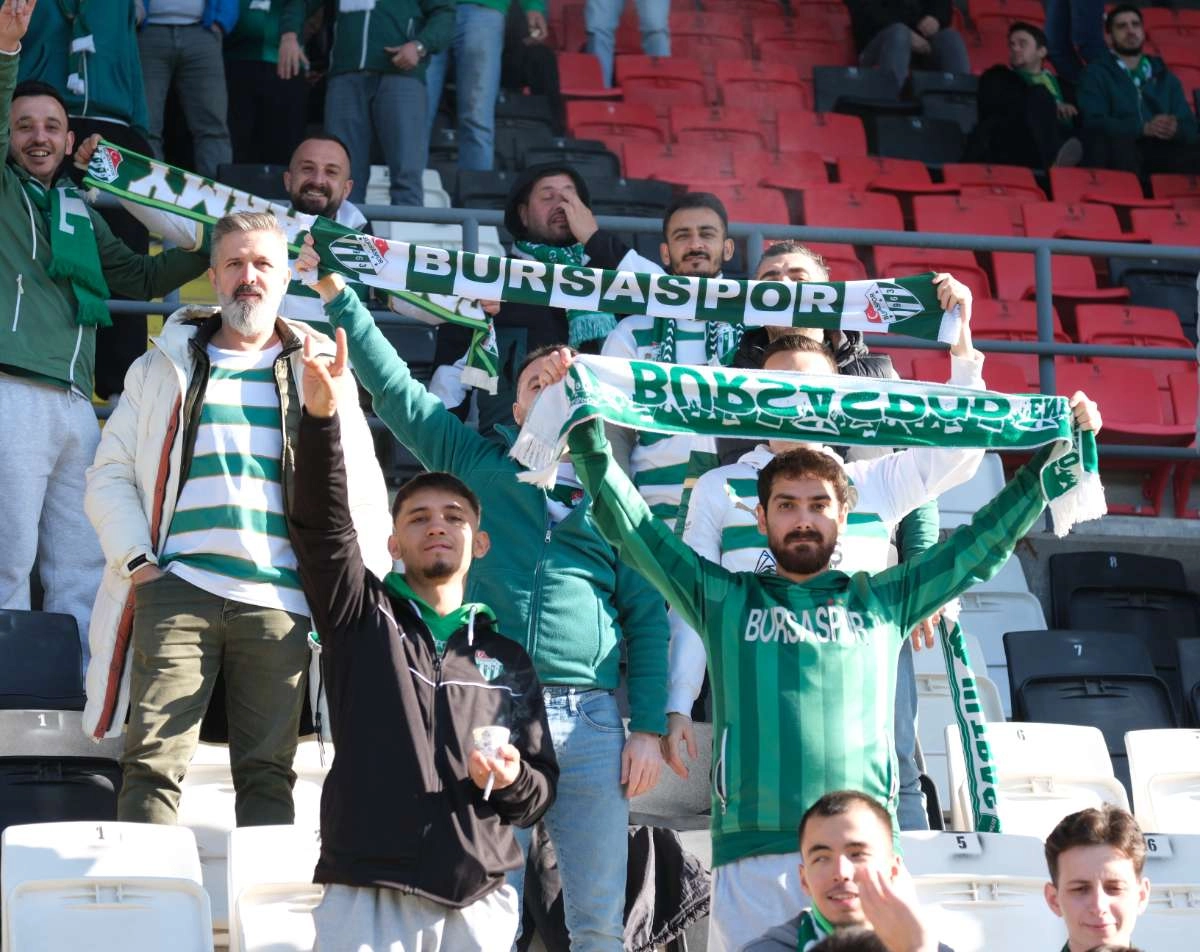 (FOTO GALERİ) Bursaspor'un Somaspor Deplasmanından Taraftar Fotoğrafları