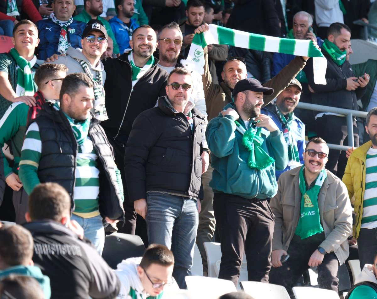 (FOTO GALERİ) Bursaspor'un Somaspor Deplasmanından Taraftar Fotoğrafları