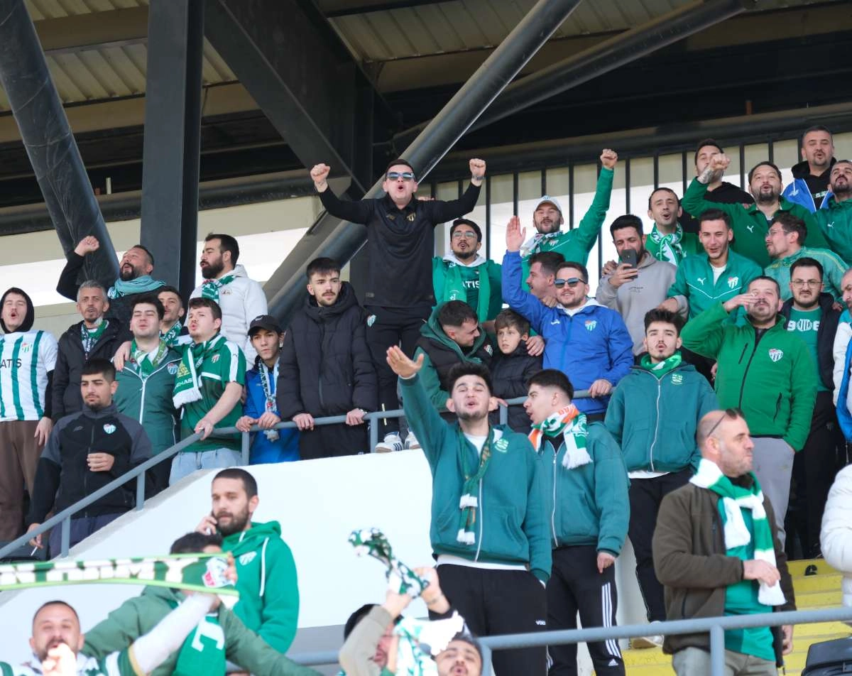 (FOTO GALERİ) Bursaspor'un Somaspor Deplasmanından Taraftar Fotoğrafları