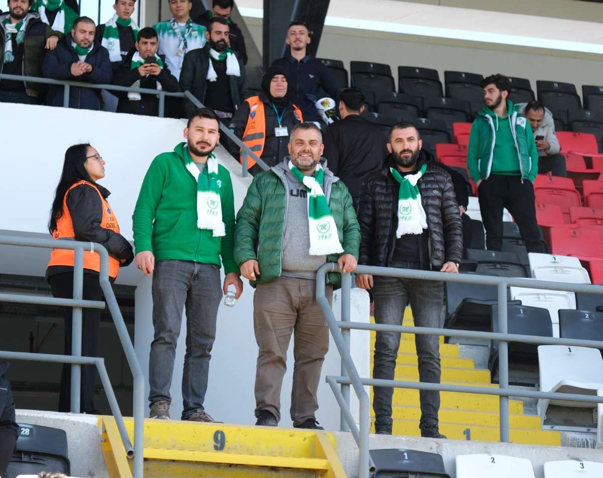 (FOTO GALERİ) Bursaspor'un Somaspor Deplasmanından Taraftar Fotoğrafları