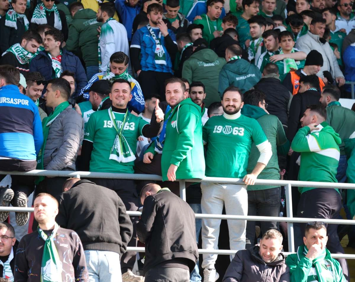 (FOTO GALERİ) Bursaspor'un Somaspor Deplasmanından Taraftar Fotoğrafları