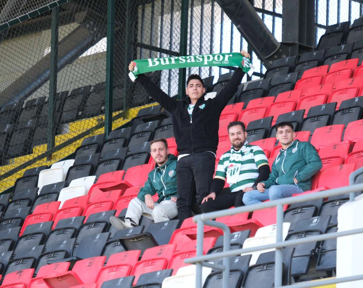 (FOTO GALERİ) Bursaspor'un Somaspor Deplasmanından Taraftar Fotoğrafları