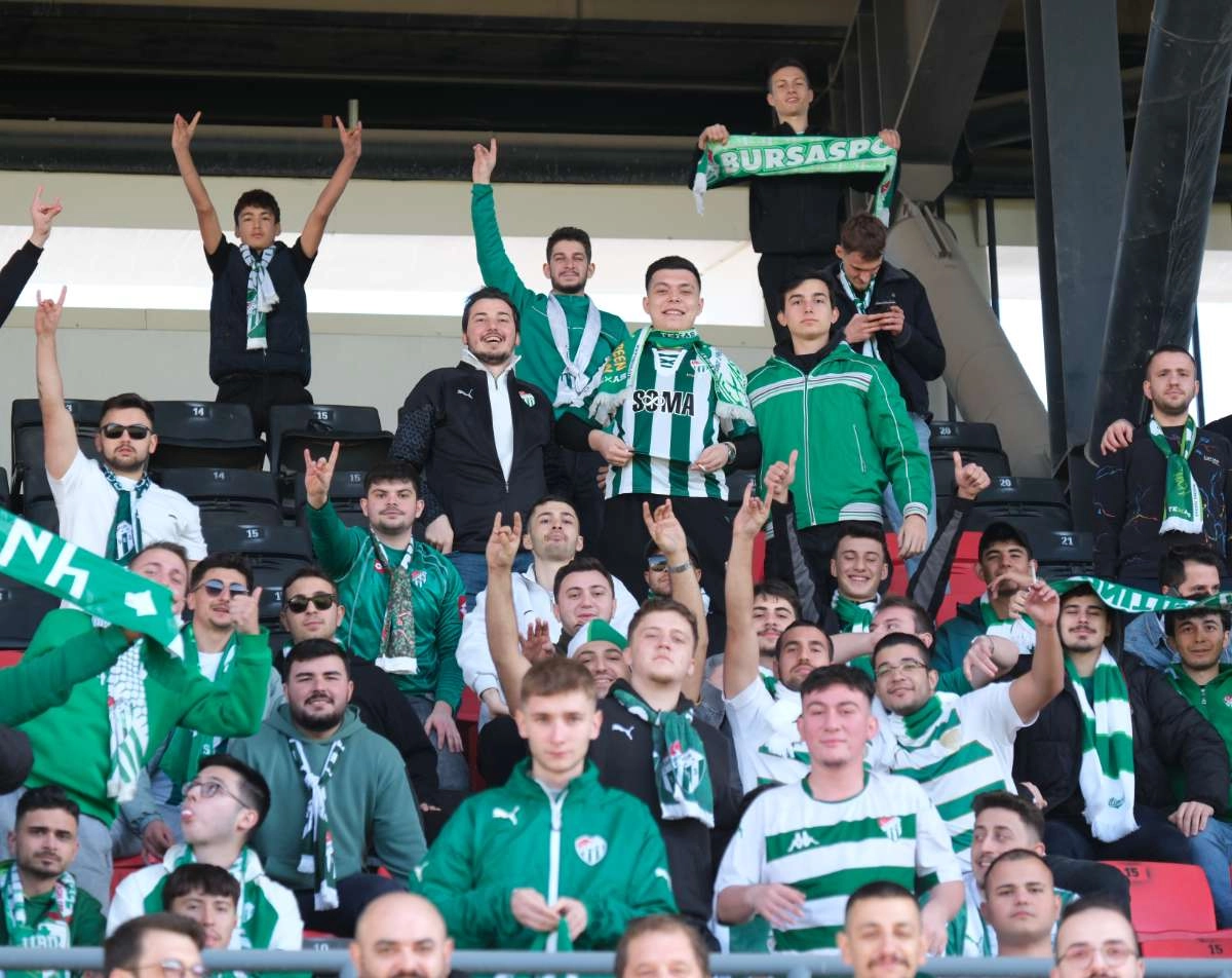 (FOTO GALERİ) Bursaspor'un Somaspor Deplasmanından Taraftar Fotoğrafları