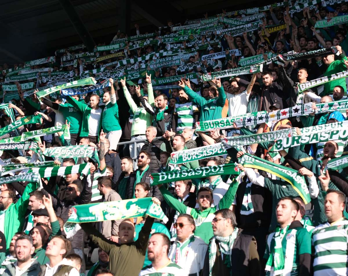 (FOTO GALERİ) Bursaspor'un Somaspor Deplasmanından Taraftar Fotoğrafları