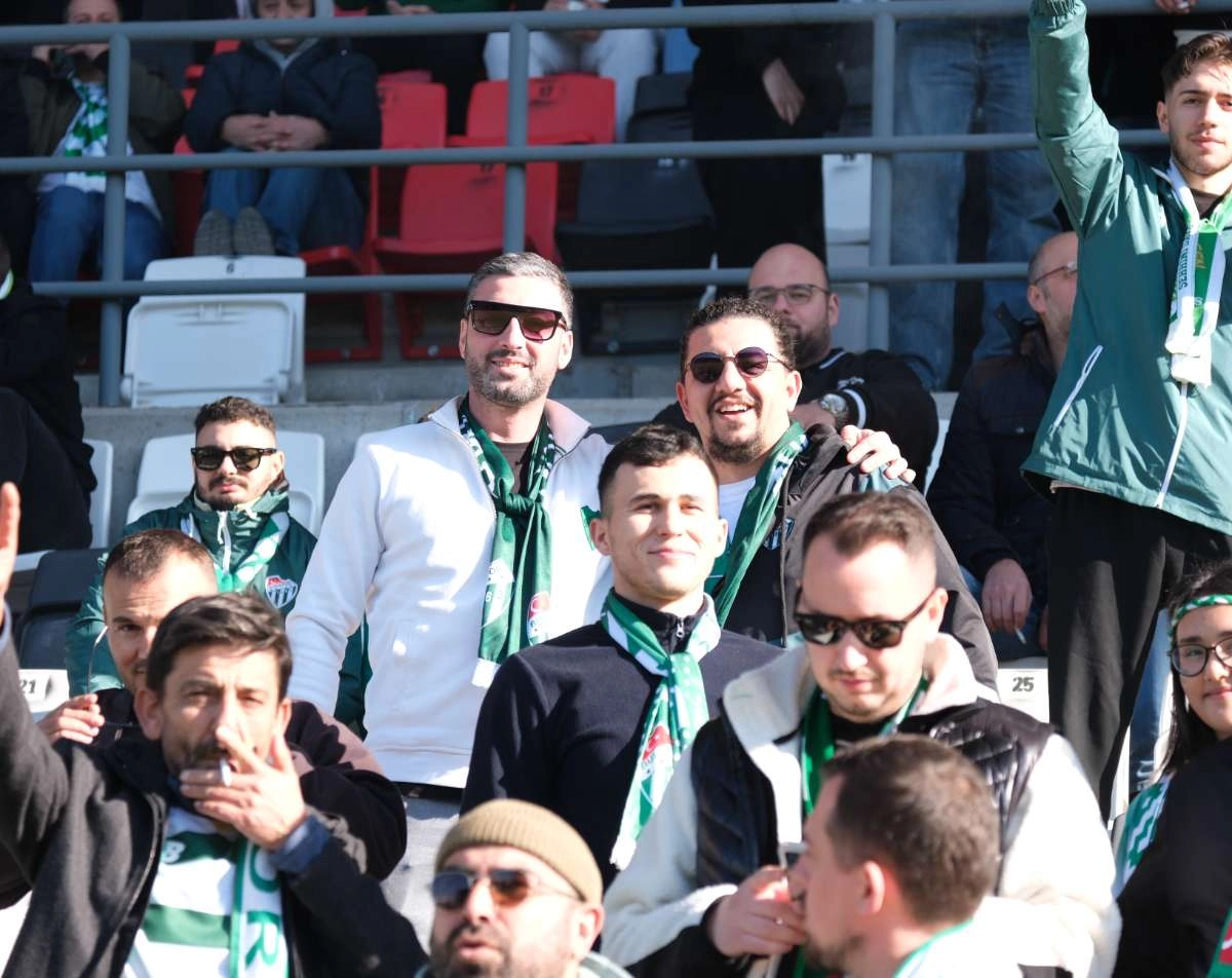 (FOTO GALERİ) Bursaspor'un Somaspor Deplasmanından Taraftar Fotoğrafları