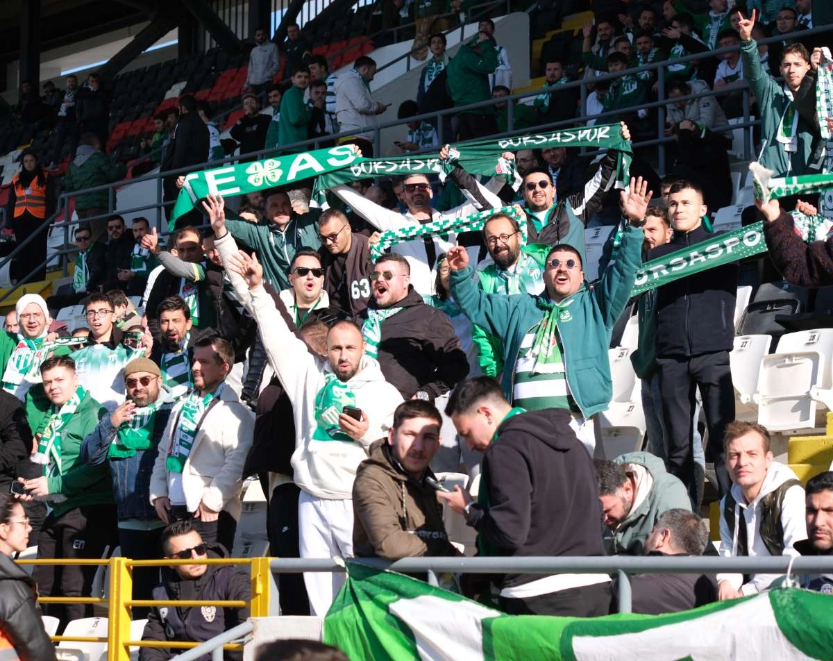 (FOTO GALERİ) Bursaspor'un Somaspor Deplasmanından Taraftar Fotoğrafları