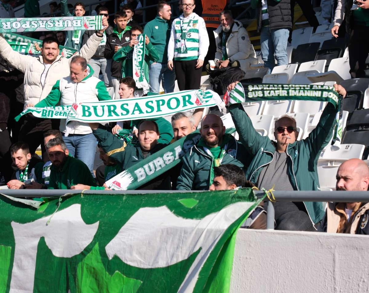 (FOTO GALERİ) Bursaspor'un Somaspor Deplasmanından Taraftar Fotoğrafları