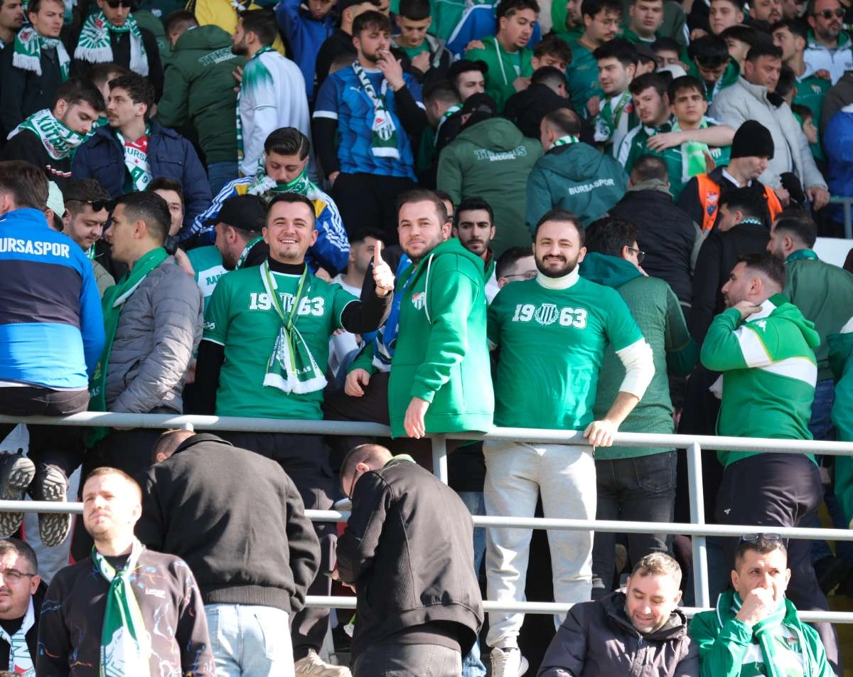 (FOTO GALERİ) Bursaspor'un Somaspor Deplasmanından Taraftar Fotoğrafları
