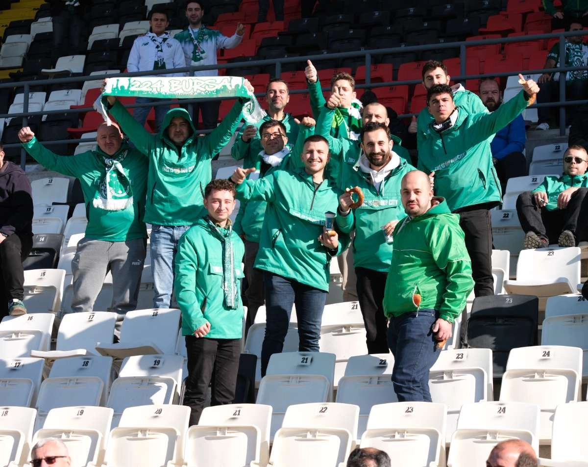 (FOTO GALERİ) Bursaspor'un Somaspor Deplasmanından Taraftar Fotoğrafları