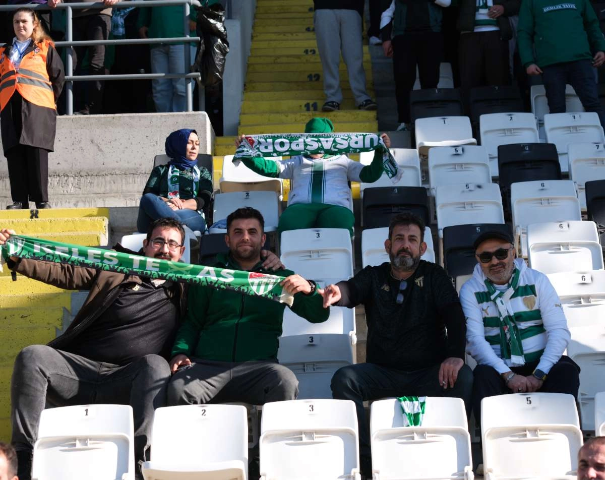 (FOTO GALERİ) Bursaspor'un Somaspor Deplasmanından Taraftar Fotoğrafları