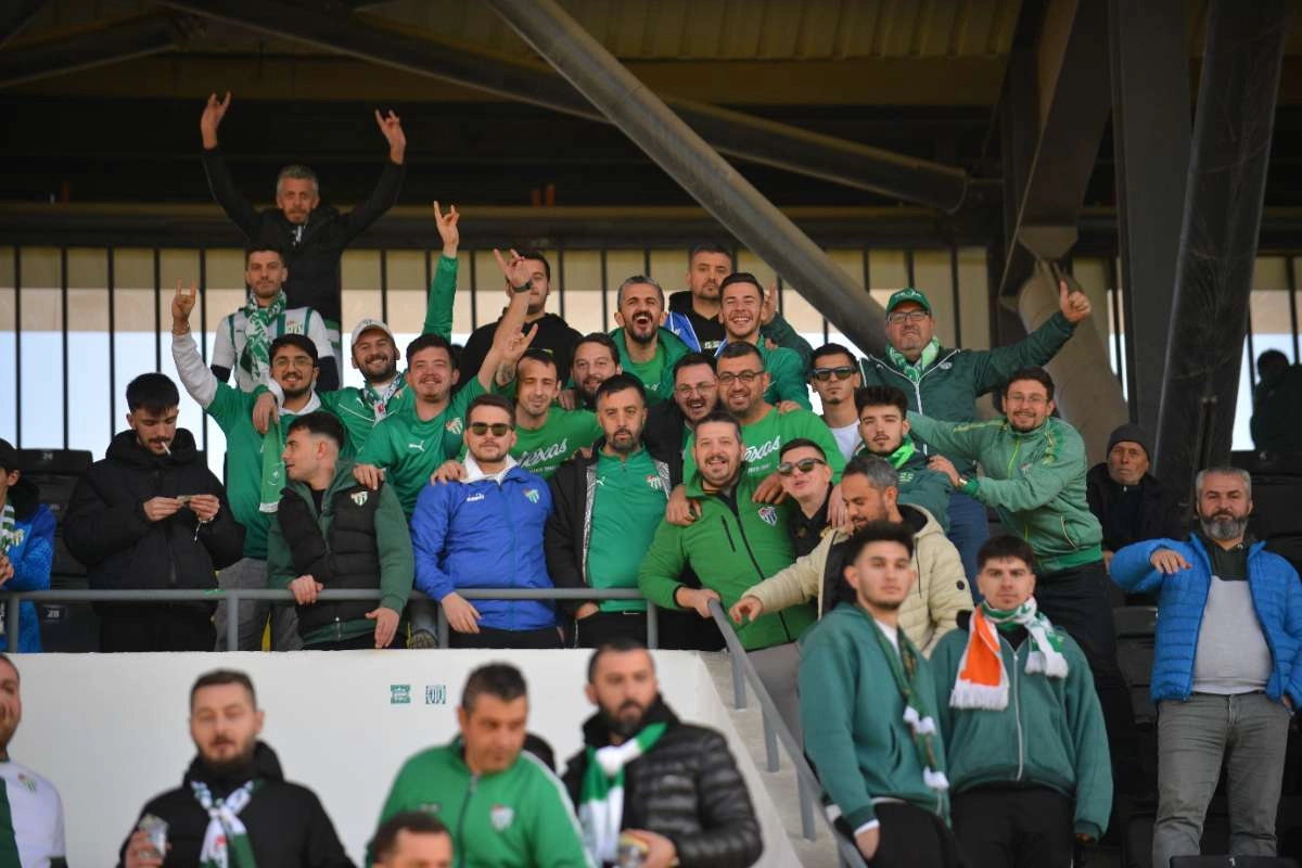 (FOTO GALERİ) Bursaspor'un Somaspor Deplasmanından Taraftar Fotoğrafları