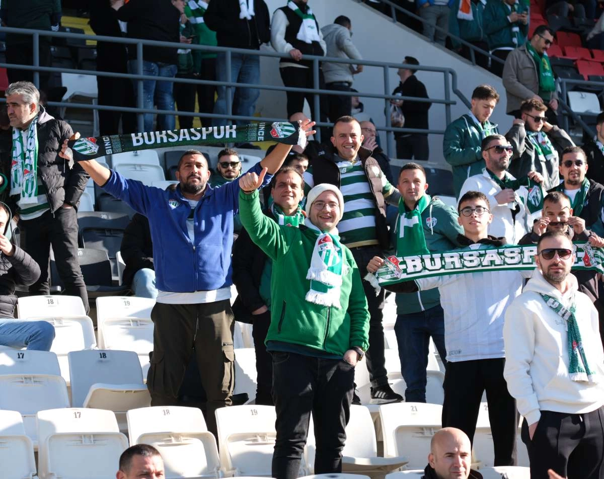 (FOTO GALERİ) Bursaspor'un Somaspor Deplasmanından Taraftar Fotoğrafları
