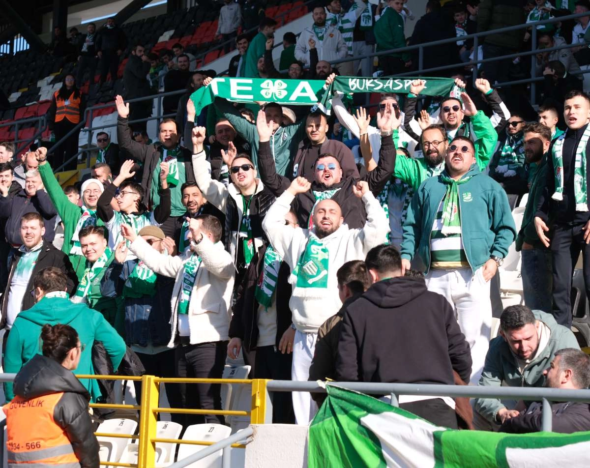 (FOTO GALERİ) Bursaspor'un Somaspor Deplasmanından Taraftar Fotoğrafları