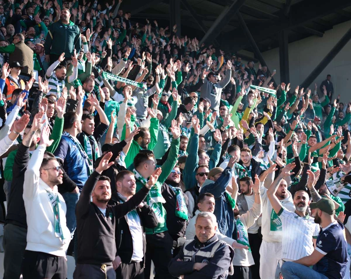 (FOTO GALERİ) Bursaspor'un Somaspor Deplasmanından Taraftar Fotoğrafları