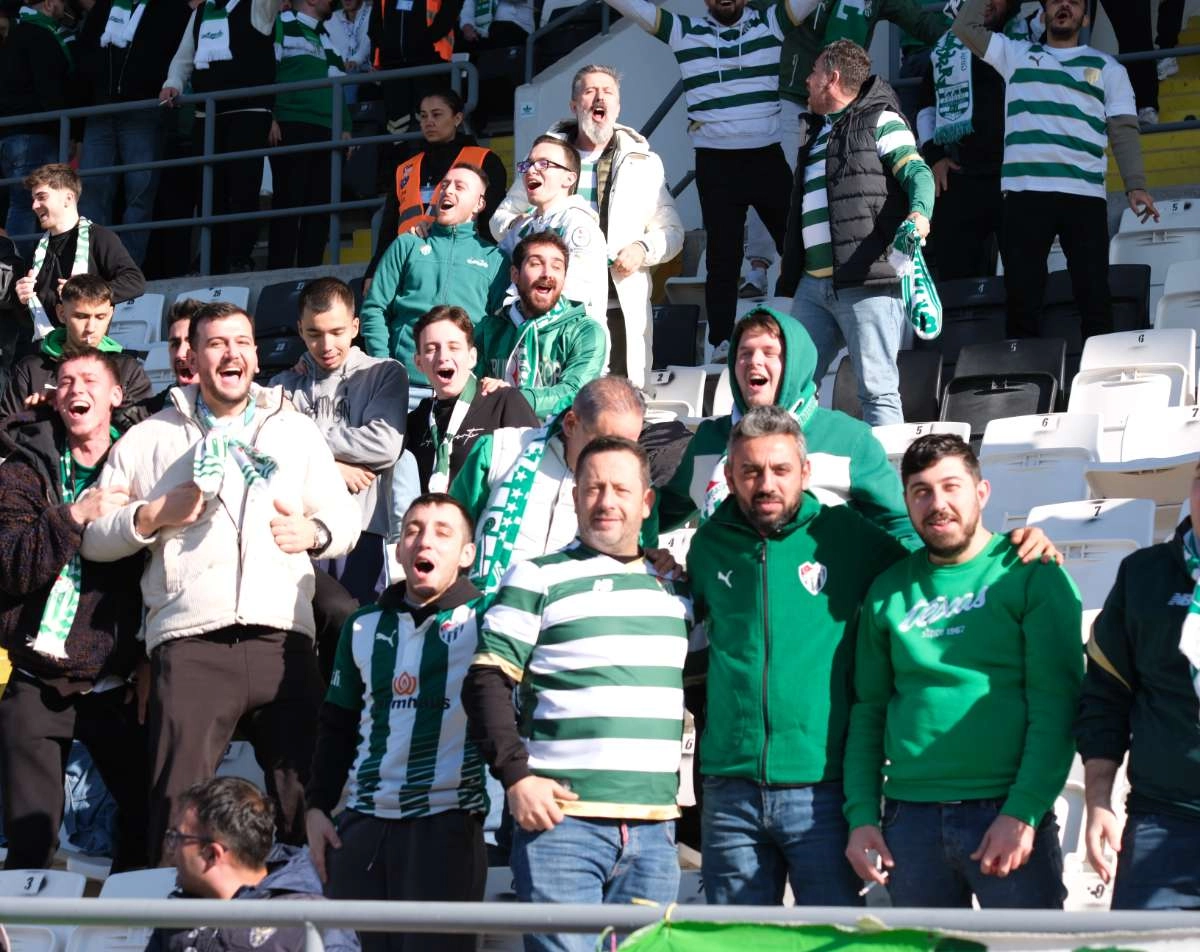 (FOTO GALERİ) Bursaspor'un Somaspor Deplasmanından Taraftar Fotoğrafları