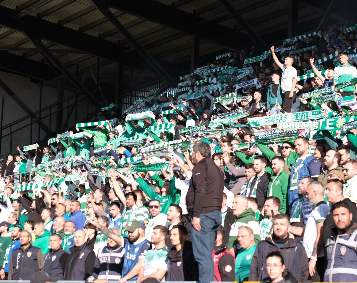 (FOTO GALERİ) Bursaspor'un Somaspor Deplasmanından Taraftar Fotoğrafları