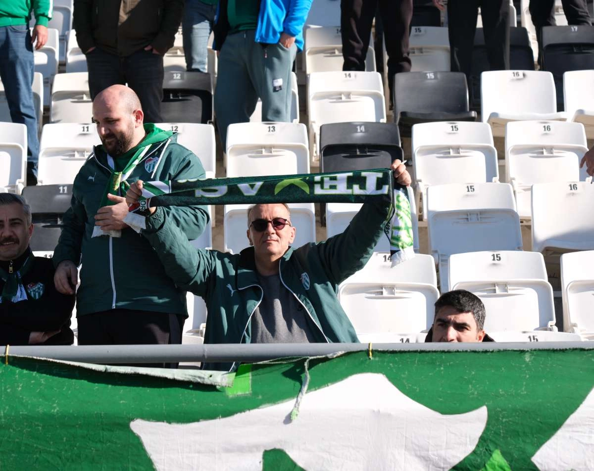(FOTO GALERİ) Bursaspor'un Somaspor Deplasmanından Taraftar Fotoğrafları