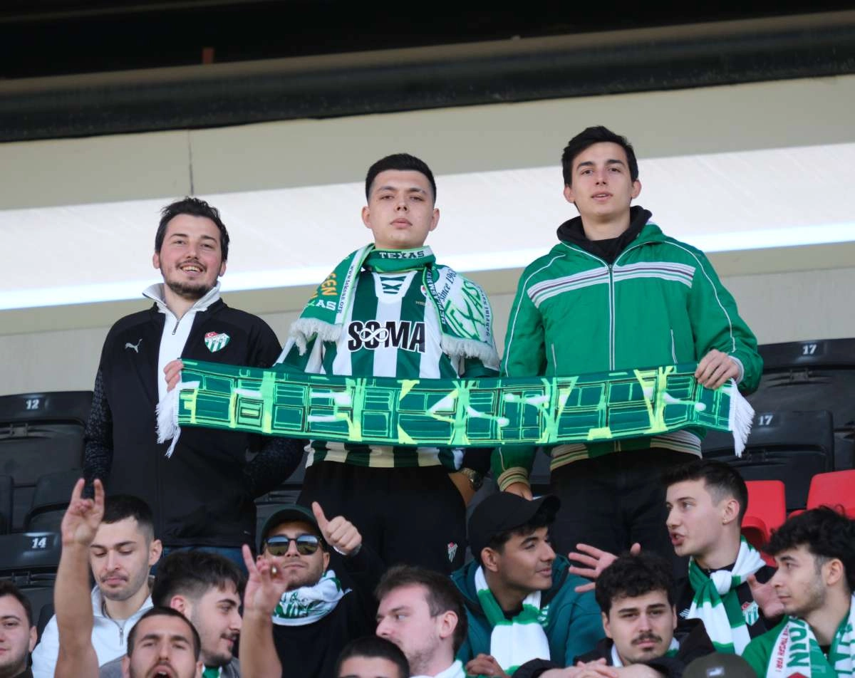 (FOTO GALERİ) Bursaspor'un Somaspor Deplasmanından Taraftar Fotoğrafları