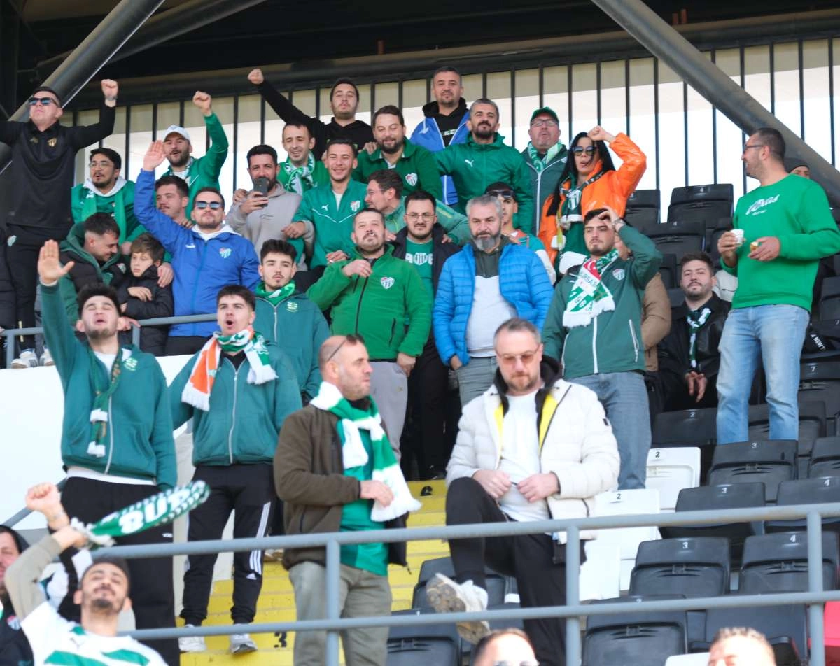 (FOTO GALERİ) Bursaspor'un Somaspor Deplasmanından Taraftar Fotoğrafları