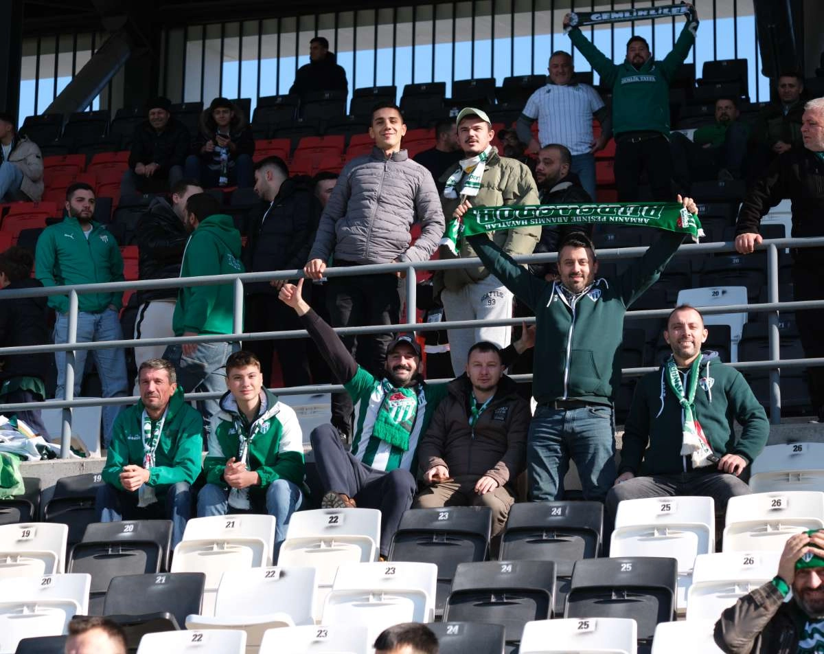 (FOTO GALERİ) Bursaspor'un Somaspor Deplasmanından Taraftar Fotoğrafları