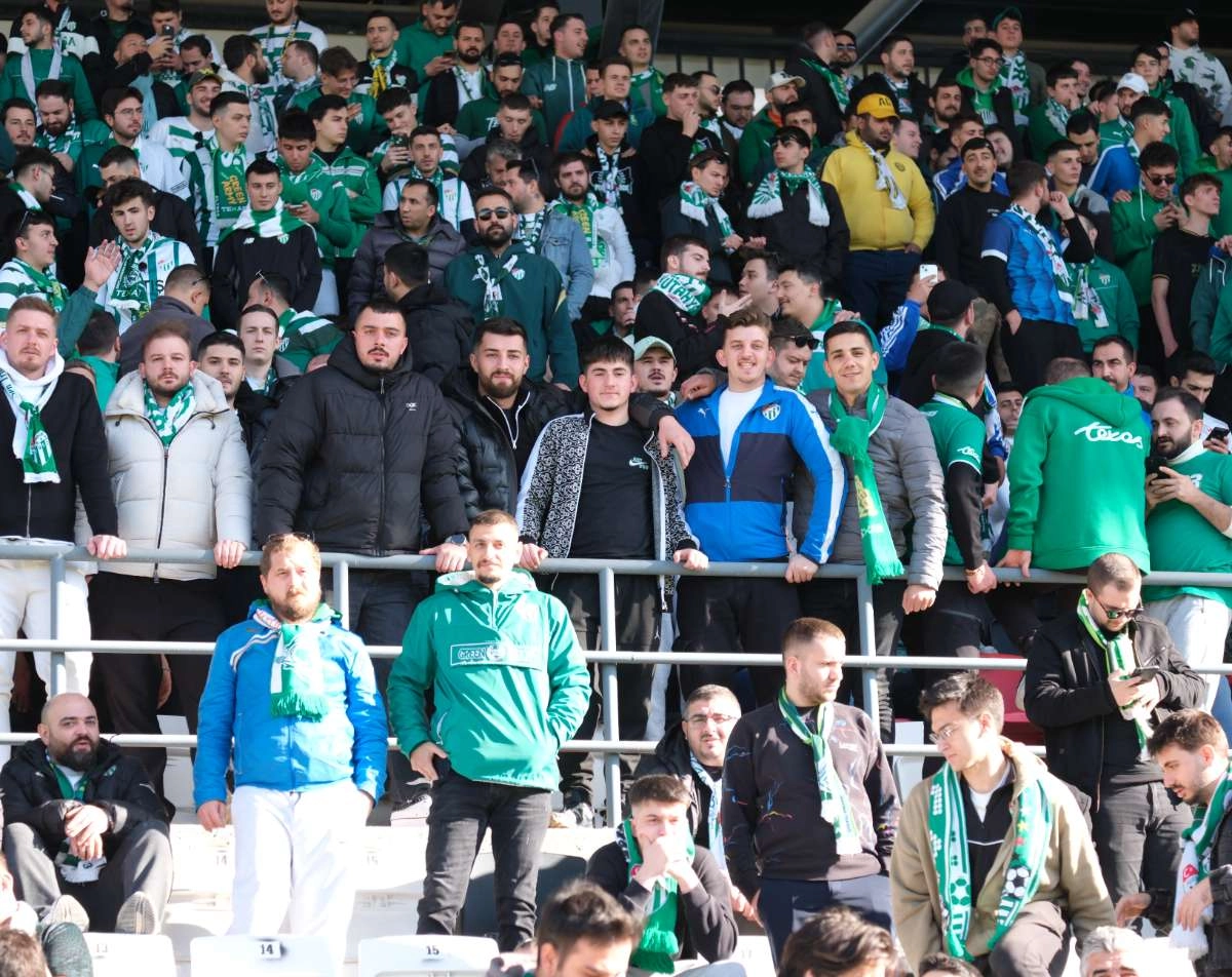 (FOTO GALERİ) Bursaspor'un Somaspor Deplasmanından Taraftar Fotoğrafları