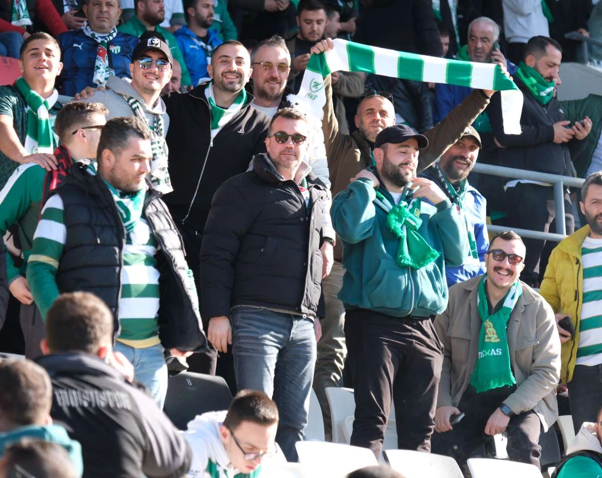 (FOTO GALERİ) Bursaspor'un Somaspor Deplasmanından Taraftar Fotoğrafları