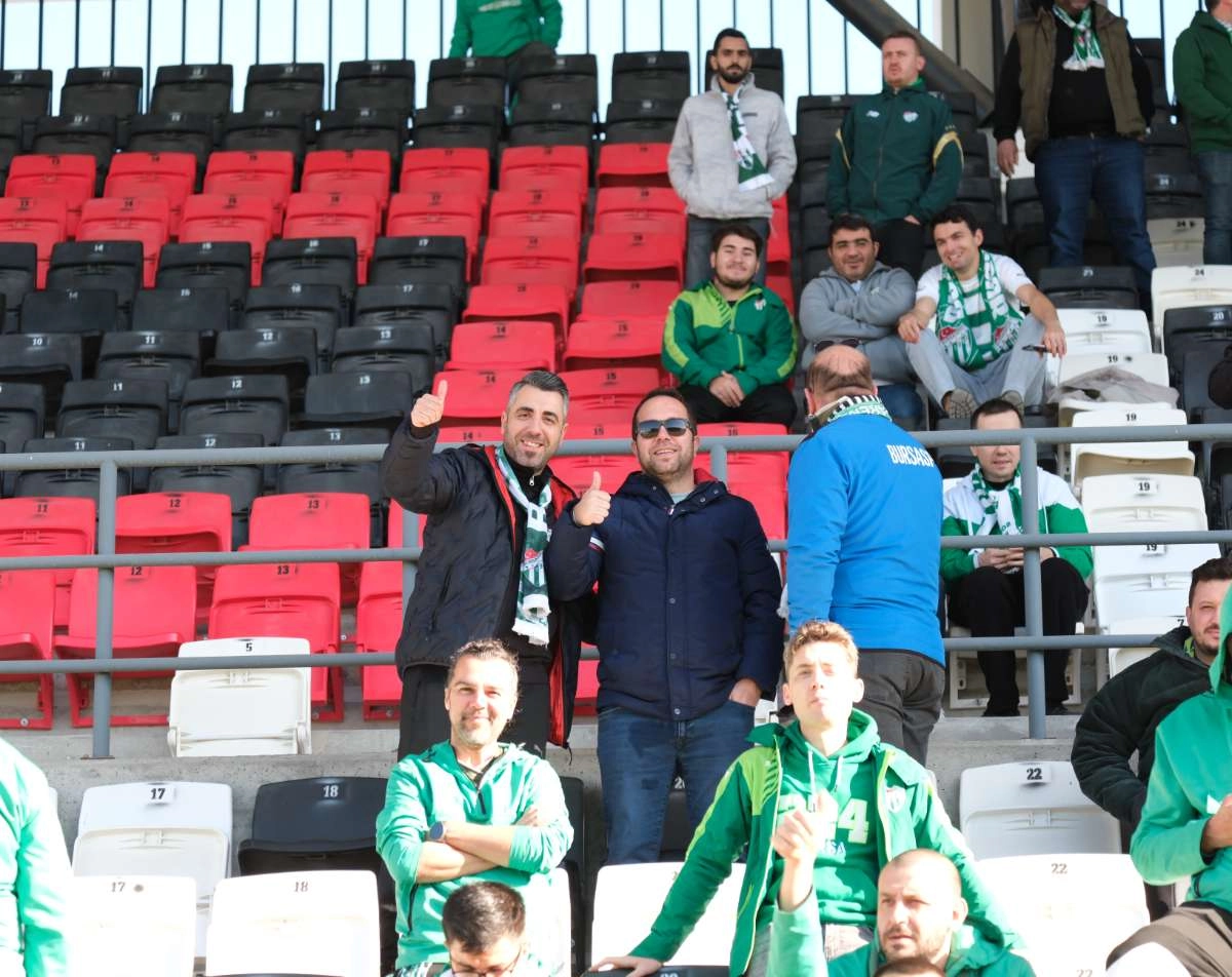 (FOTO GALERİ) Bursaspor'un Somaspor Deplasmanından Taraftar Fotoğrafları