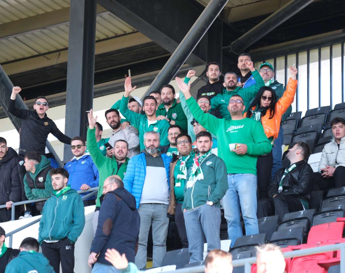 (FOTO GALERİ) Bursaspor'un Somaspor Deplasmanından Taraftar Fotoğrafları