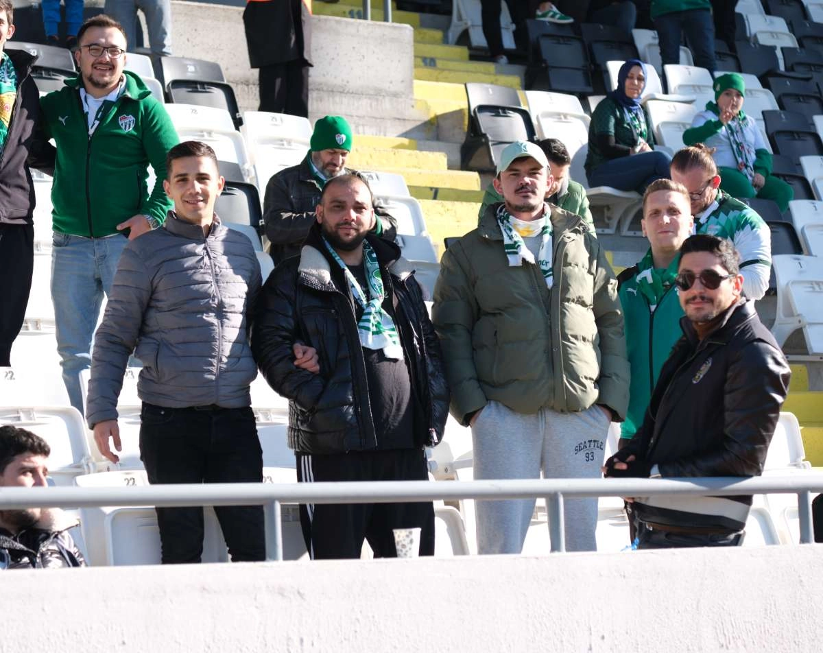 (FOTO GALERİ) Bursaspor'un Somaspor Deplasmanından Taraftar Fotoğrafları
