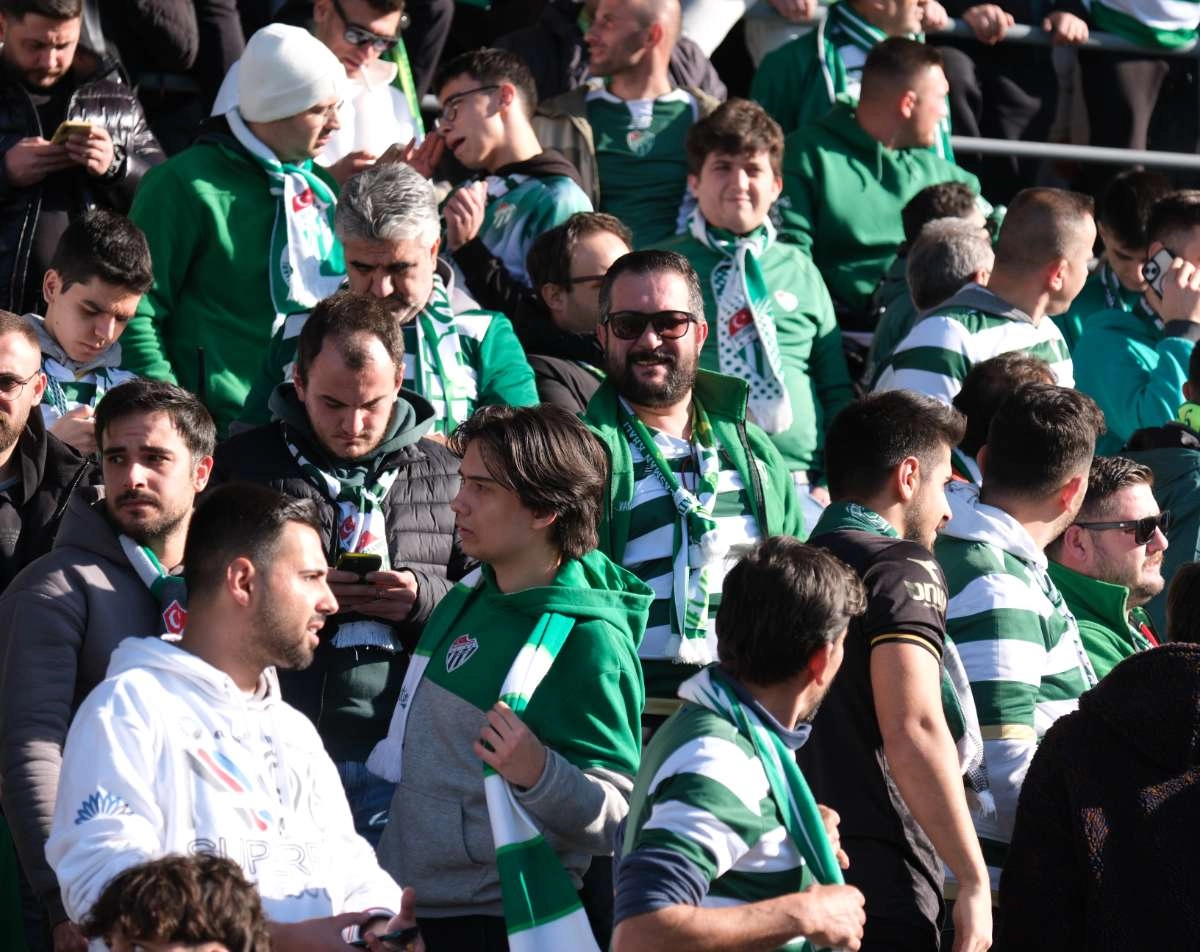 (FOTO GALERİ) Bursaspor'un Somaspor Deplasmanından Taraftar Fotoğrafları