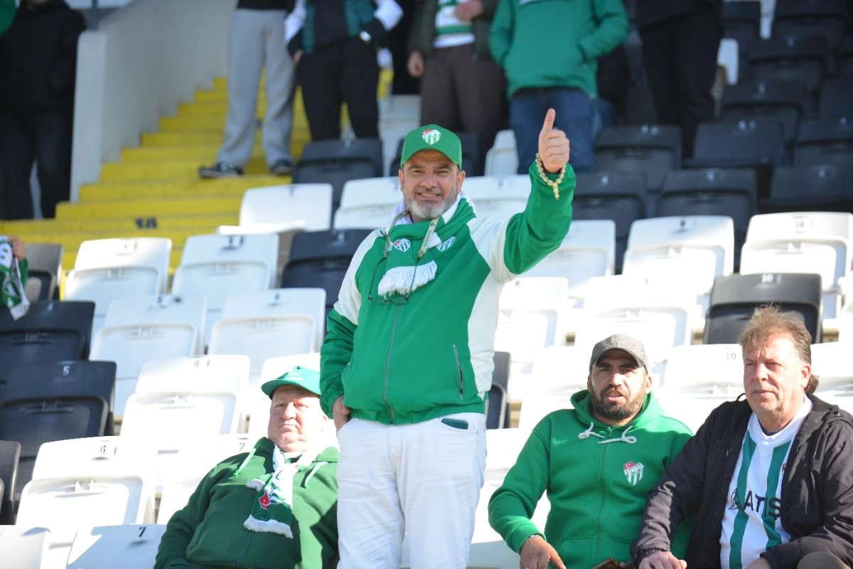 (FOTO GALERİ) Bursaspor'un Somaspor Deplasmanından Taraftar Fotoğrafları