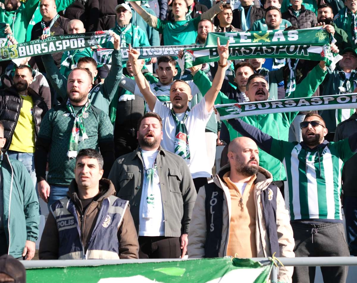 (FOTO GALERİ) Bursaspor'un Somaspor Deplasmanından Taraftar Fotoğrafları