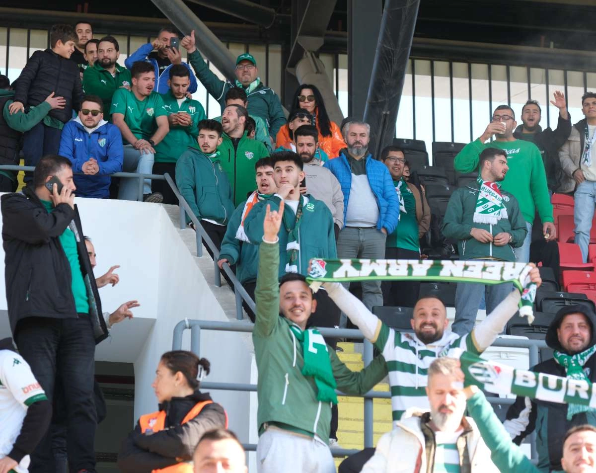 (FOTO GALERİ) Bursaspor'un Somaspor Deplasmanından Taraftar Fotoğrafları