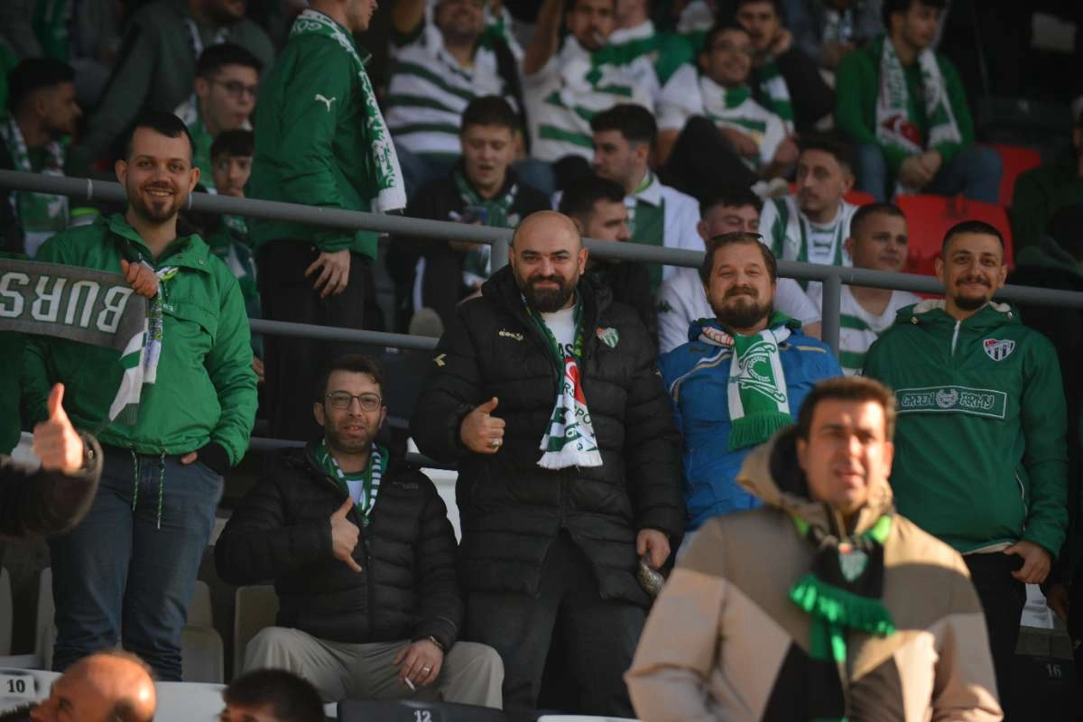 (FOTO GALERİ) Bursaspor'un Somaspor Deplasmanından Taraftar Fotoğrafları