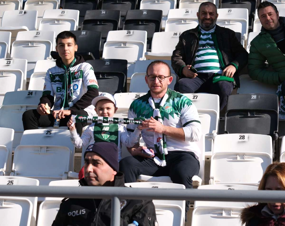 (FOTO GALERİ) Bursaspor'un Somaspor Deplasmanından Taraftar Fotoğrafları